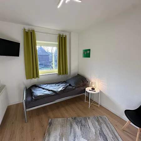 Holiday home Monteurunterkunft In Fuer Bis Zu 8 Personen - Komplettes Haus Fuer Sie Allein!